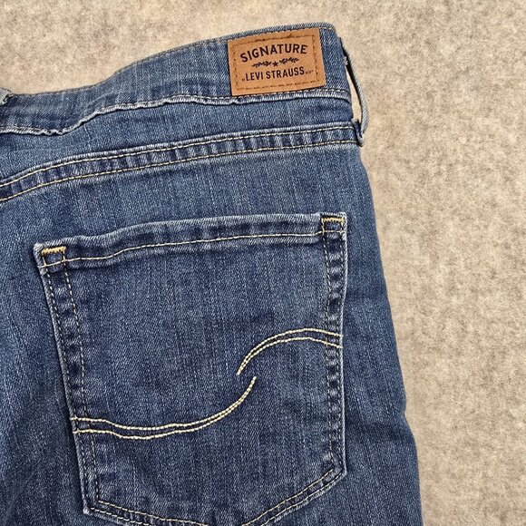 Signature By Levi Strauss Mid Rise Bootcut Jeans Blue Denim W29 L30 Cotton Blend - Picture 4 of 8